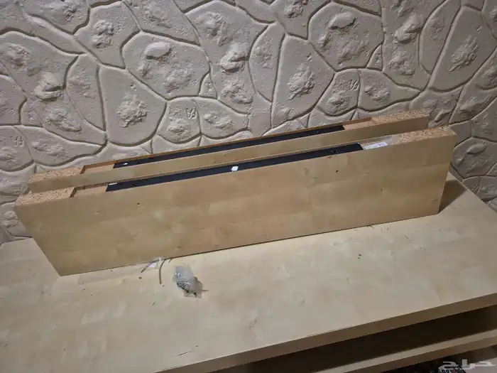 طاوله مسرح وارفف ايكيا مستعمل 1