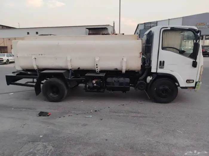 للبيع دينا وايت ايسوزو 2012 4