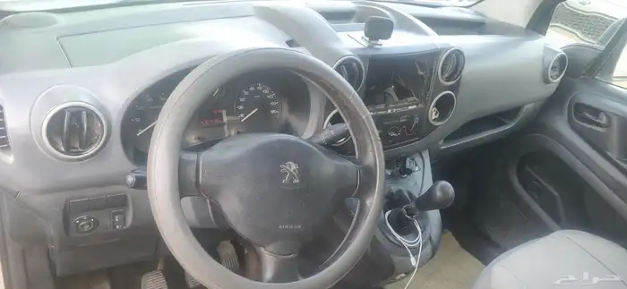 باص بيجو 2016 بضاعه 7