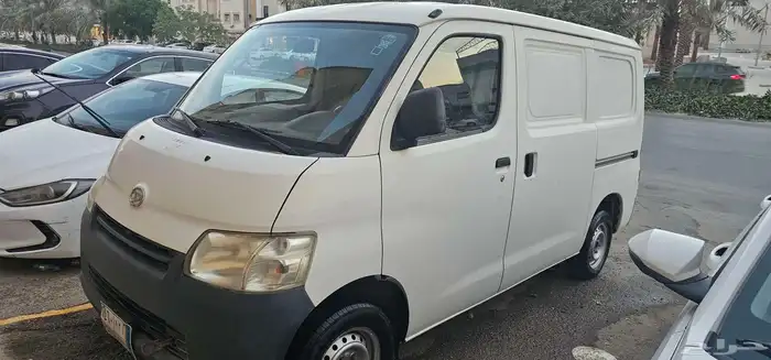 فان بضاعه ديهاتسو 2013 شبه مخزن 8