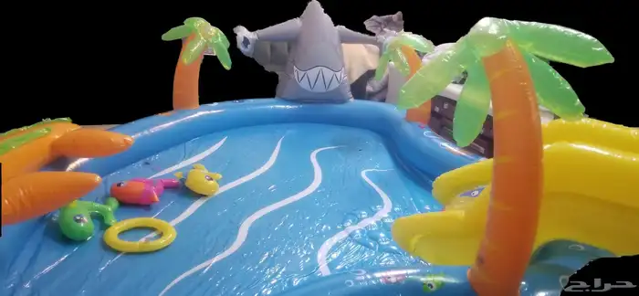 مسبح اطفال مع العاب 2
