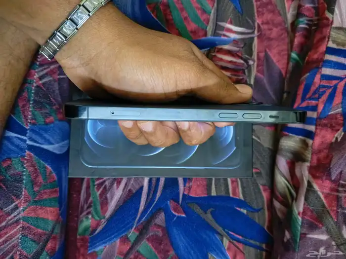 ايفون 12بور 5