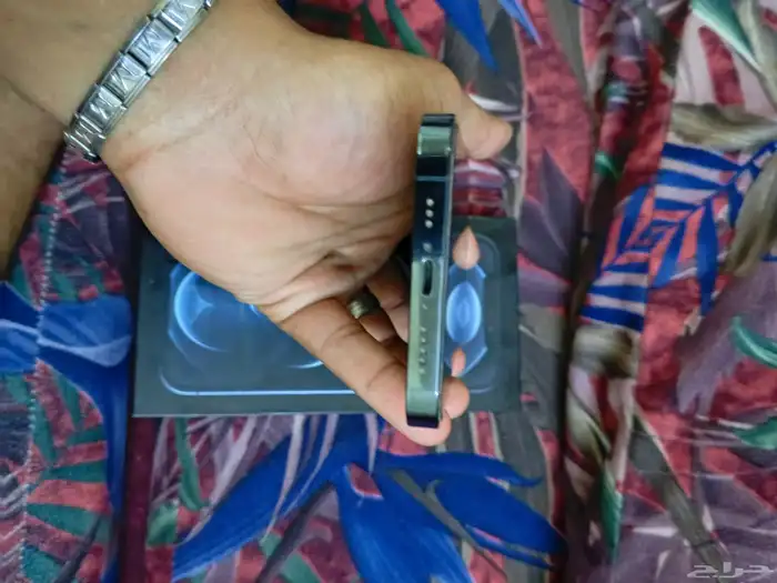 ايفون 12بور 4