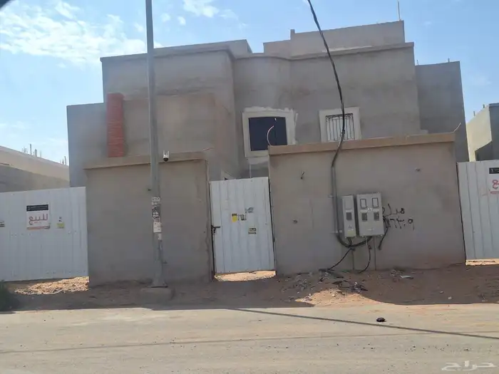 للبيع بناء شخصي فله درج داخلي مع شقه مسروقه 0