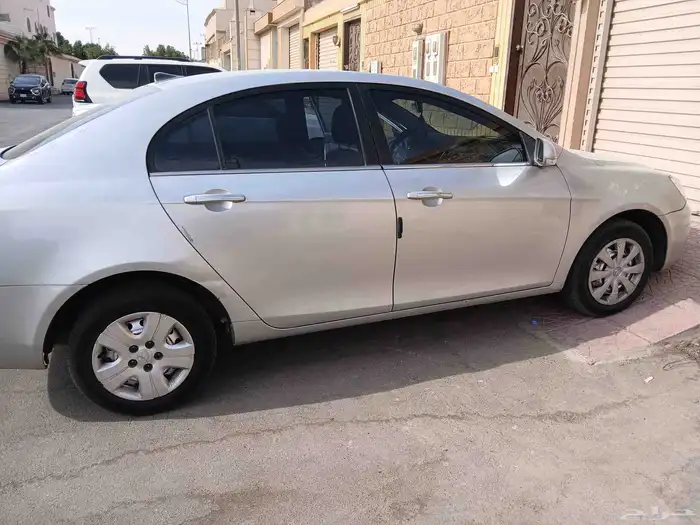 ما شاء الله السياره ما تحتاج شيء قير وماكينه شرط. 6