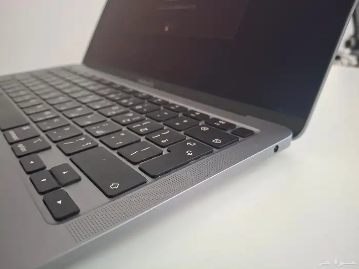 MacBook Air M1 2020 8K 2