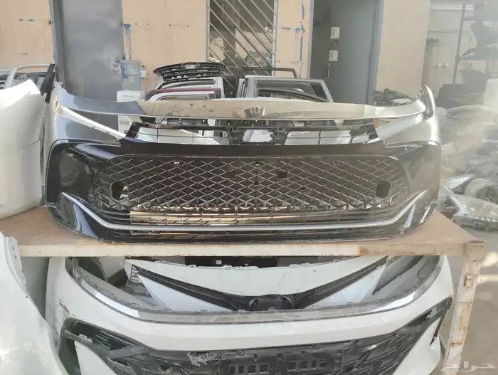 يوجد لدينا صدام كراون موديل 2025 نظيف وكاله 0