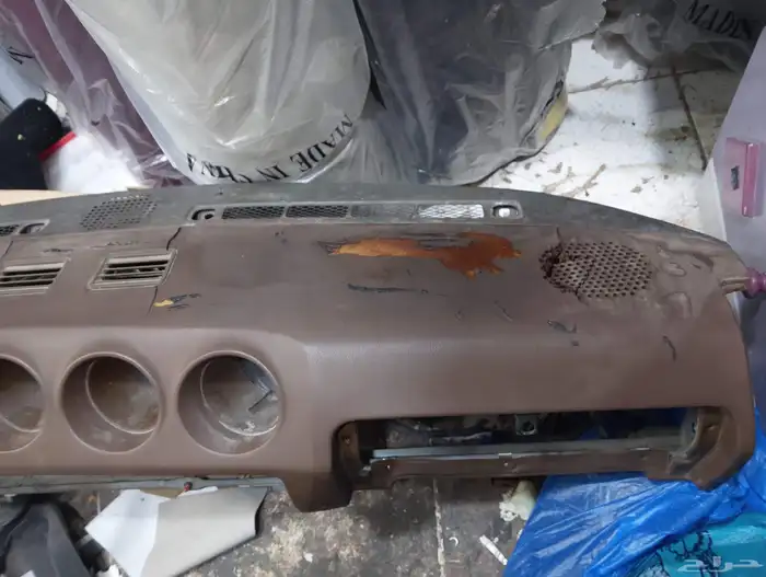 تنجيد طبلون نيسان قديم نفس لون الوكالة مع إخفاء التشققات 5