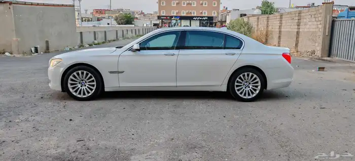 للبيع بي ام دبليو bmw 730 موديل 2012 1