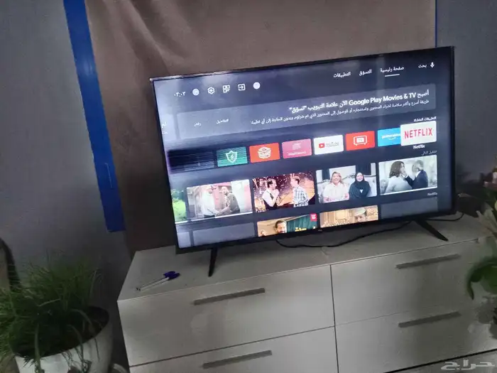 تلفزيون TCL الذكي 55 بوصة شاشة به بعض الخطوط وحالته جيدة رقم 0