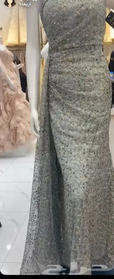 فستان جديد لم يلبس ابدا سعر الشراء 750 البيع ب 400 0