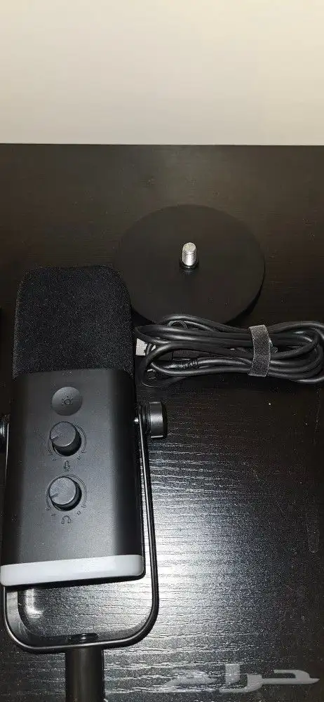 مايك فيفاين Am8 مع استاند فيفاين 3