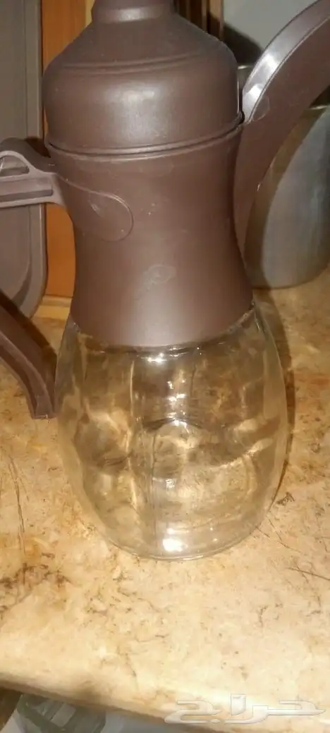 كراسي وطاولات وأكواب وأبريق ودلال وصحون أغراض محل هيتر تسخن 5