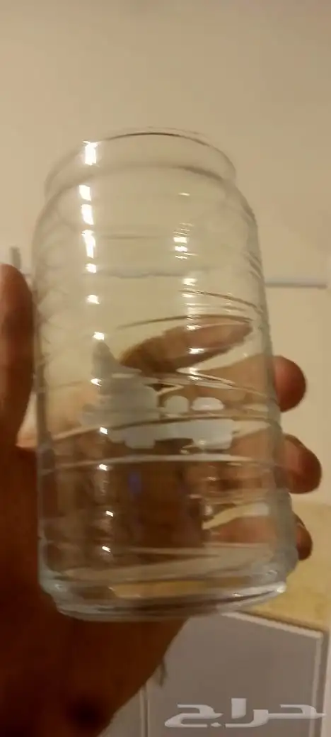 كراسي وطاولات وأكواب وأبريق ودلال وصحون أغراض محل هيتر تسخن 18