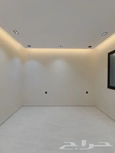 للبيع روف علوي مع ملحق تشطيب راقي مقابل نادي ضمك خلف المطار 25