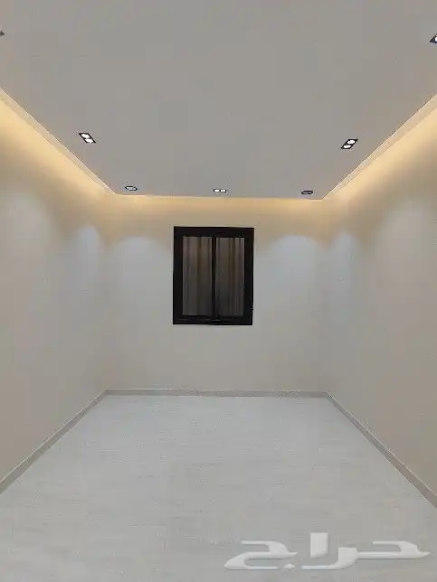 للبيع روف علوي مع ملحق تشطيب راقي مقابل نادي ضمك خلف المطار 6