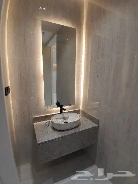 للبيع روف علوي مع ملحق تشطيب راقي مقابل نادي ضمك خلف المطار 11