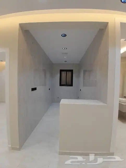 للبيع روف علوي مع ملحق تشطيب راقي مقابل نادي ضمك خلف المطار 23