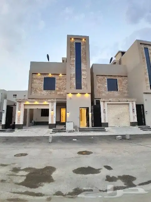 للبيع روف علوي مع ملحق تشطيب راقي مقابل نادي ضمك خلف المطار 0