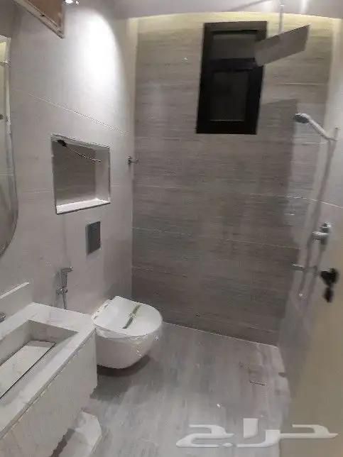 للبيع شقه دور ثاني مصعد راكب جاهز مدخل مستقل بالمحاله قرطبة 15