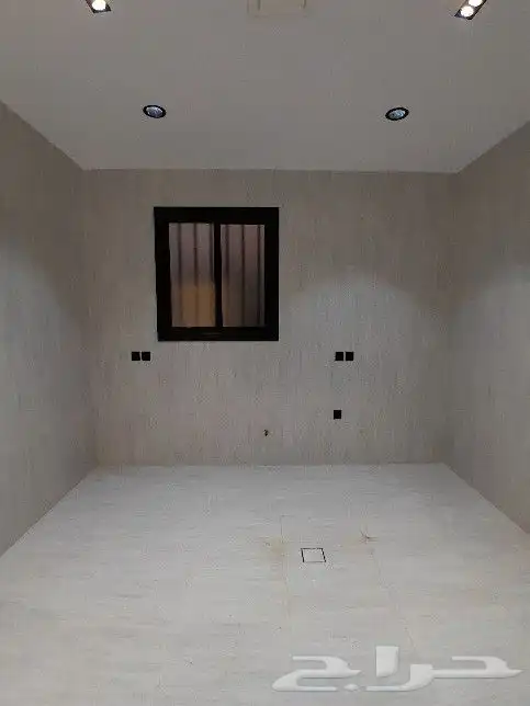 للبيع روف علوي مع ملحق تشطيب راقي مقابل نادي ضمك خلف المطار 8