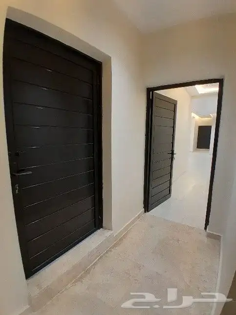 للبيع روف علوي مع ملحق تشطيب راقي مقابل نادي ضمك خلف المطار 19