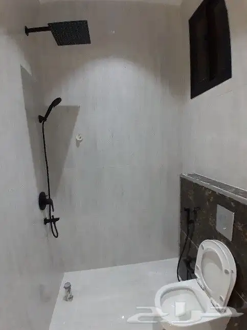 للبيع روف علوي مع ملحق تشطيب راقي مقابل نادي ضمك خلف المطار 16