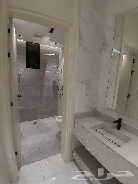 للبيع شقه دور ثاني مصعد راكب جاهز مدخل مستقل بالمحاله قرطبة 5