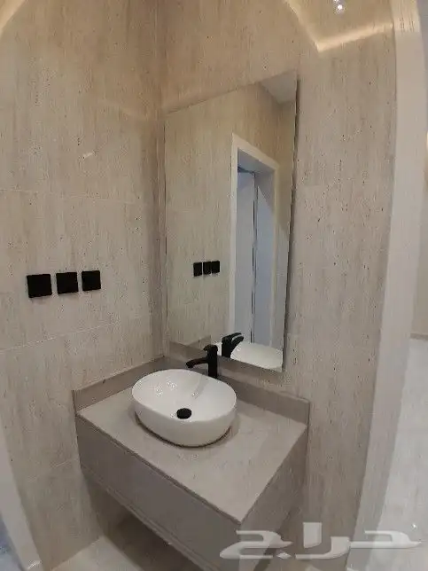 للبيع روف علوي مع ملحق تشطيب راقي مقابل نادي ضمك خلف المطار 26