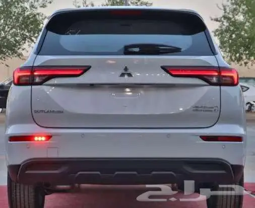ميتسوبيشي اوتلاندر 2025 استندر 3