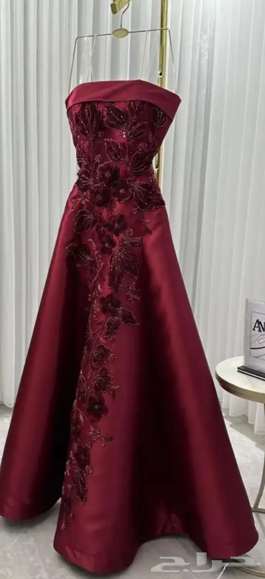 فستان شريته ب500 ولا لبس ولا مرة لسبب ضروف عائليه 1