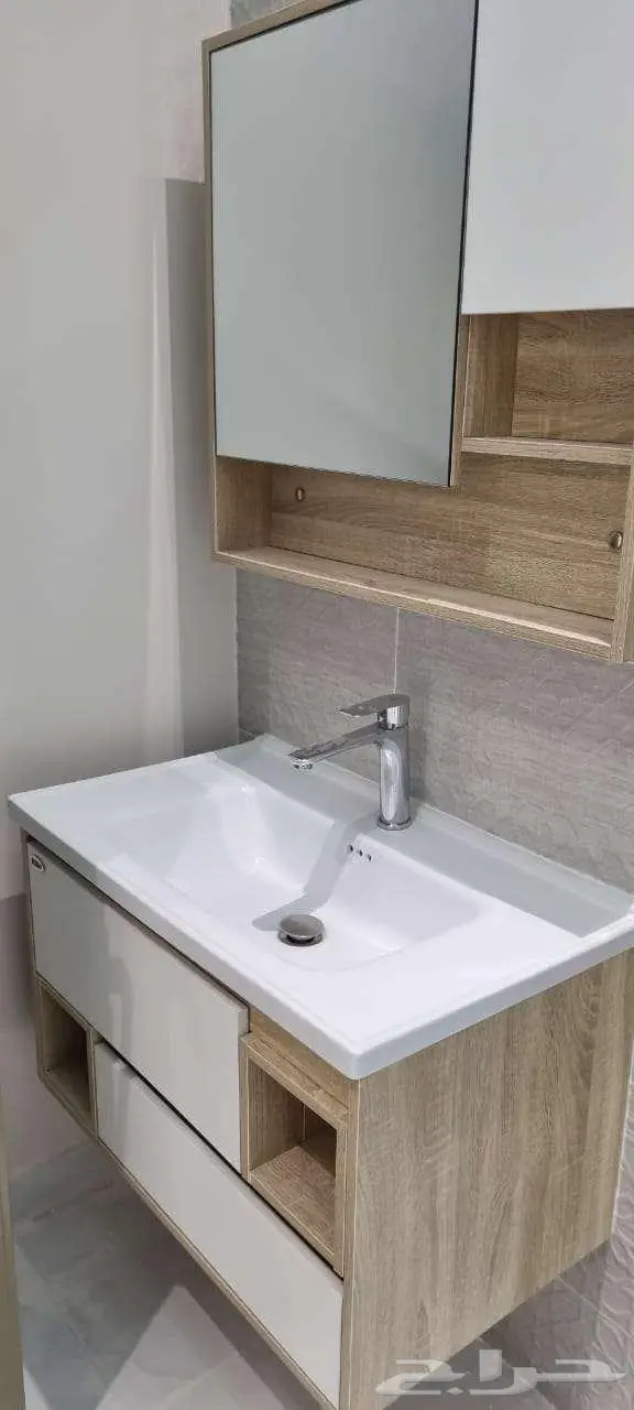 للإيجار دور أرضي جديد ومميز للإيجار في حي الفهد الجنوبي 9