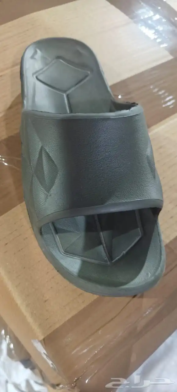 للبيع جزمات اسبورت وا اسليبر بي أسعار الجمله 80