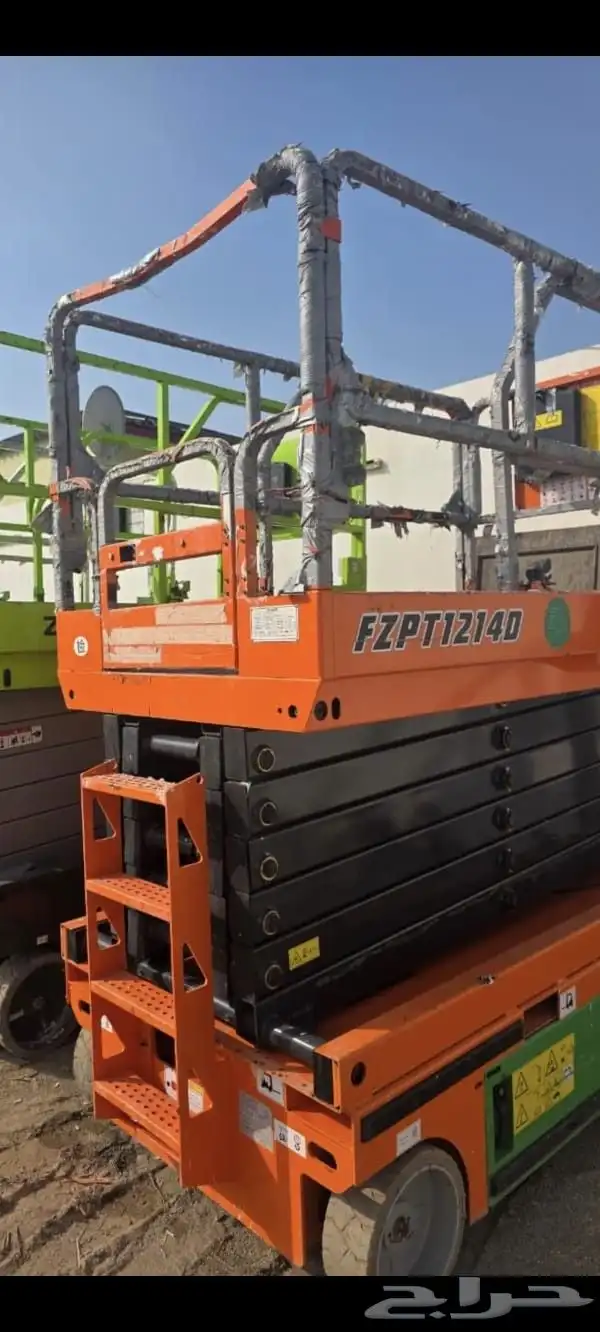 سيزرلفت 8متر للايجار سيزرلفت 10متر للايجار سيزرلفت 12متر للا 1