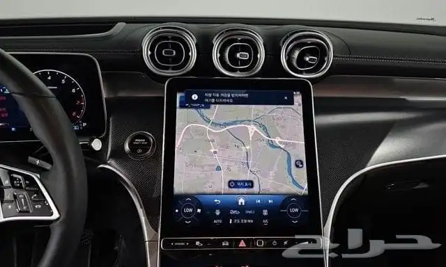 مرسيدس-بنز GLC300 2025 استيراد كوريا - معرض العصيمي 9