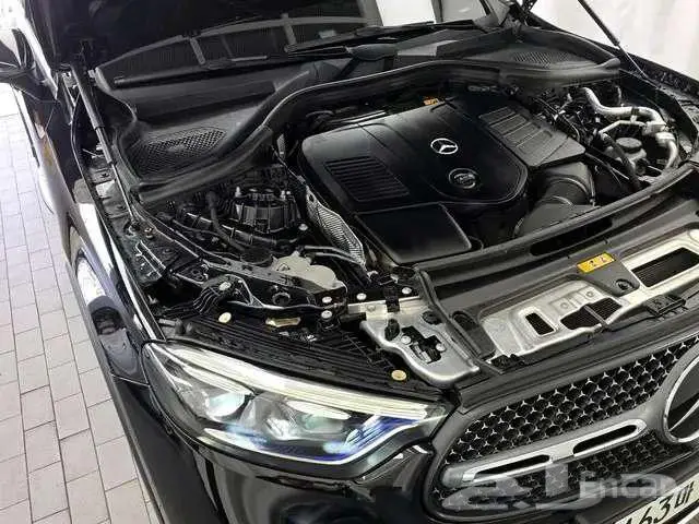 مرسيدس GLC300 موديل 2023 17