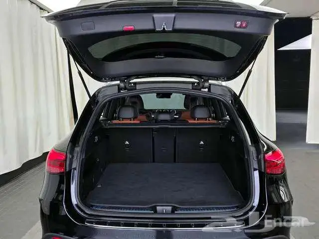 مرسيدس GLC300 موديل 2023 18