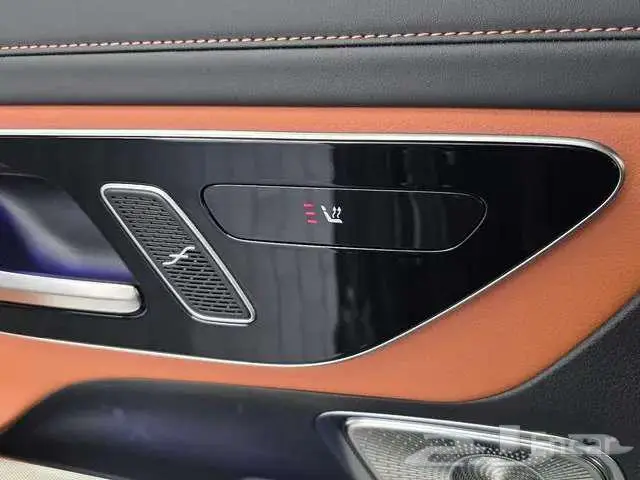 مرسيدس GLC300 موديل 2023 15