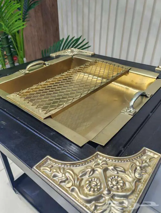 منقل حطب مربع منقوش اسود بذهبي 58 58 سم 190 ريال 15