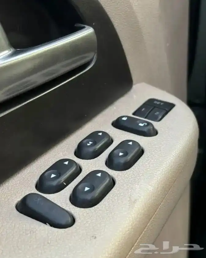 للبيع بسعر لقطة سيارة فورد اكسبيدشن 7