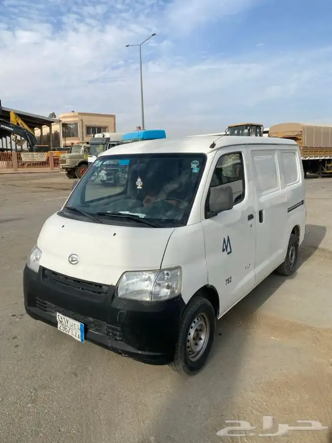 ديهاتسو فان بضاعه موديل  2013 2