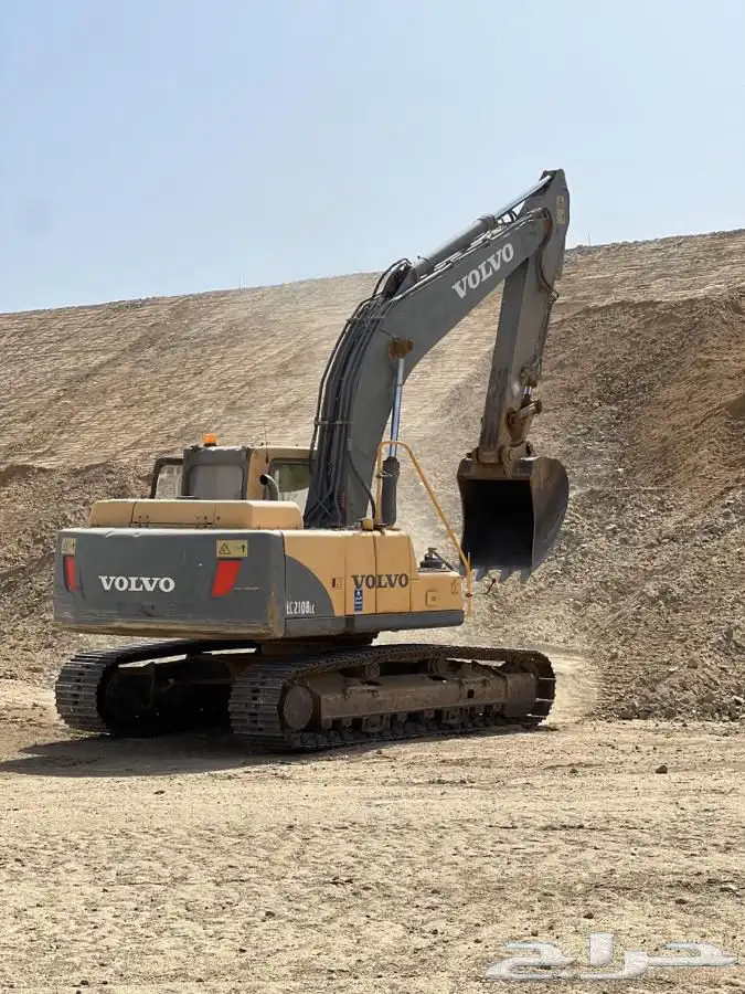 مطلوب للشراء بوكلين فولفو او هونداي 0