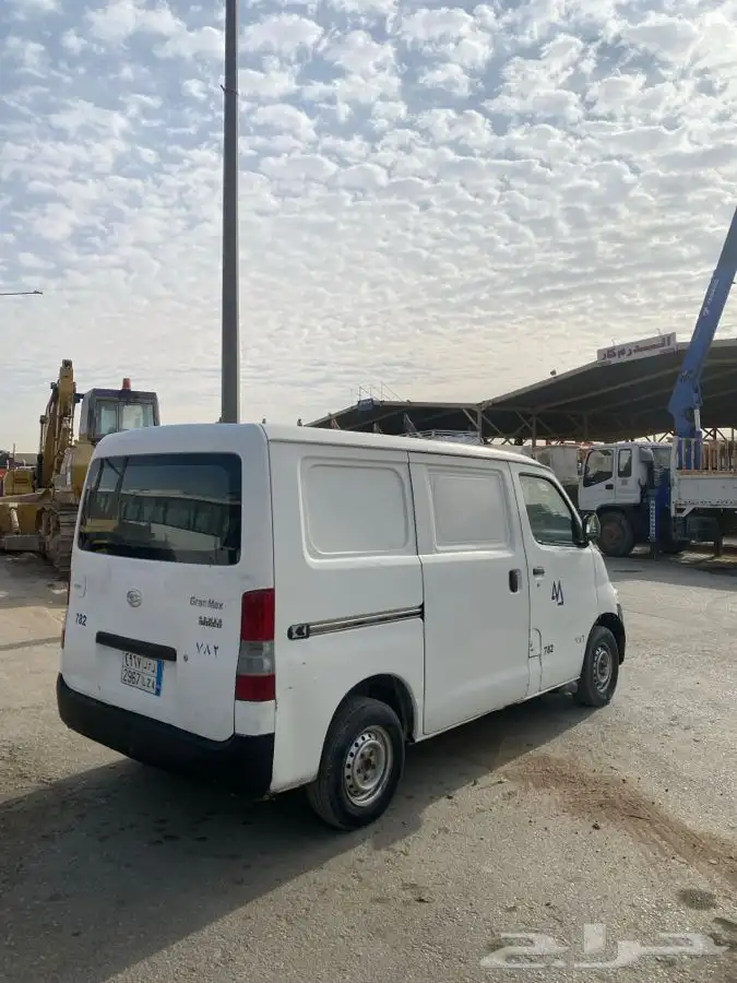 ديهاتسو فان بضاعه موديل  2013 5