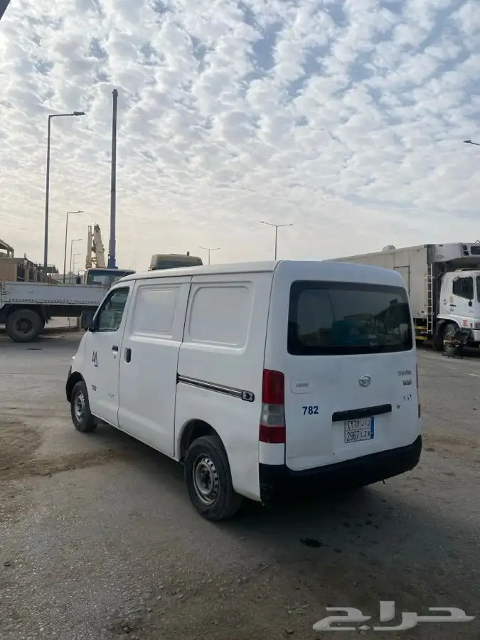 ديهاتسو فان بضاعه موديل  2013 7