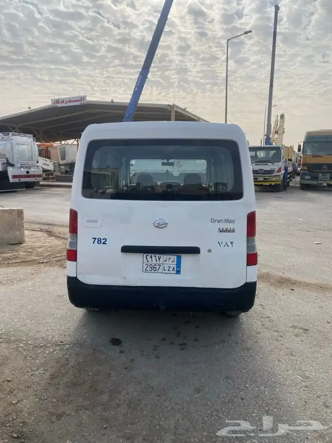 ديهاتسو فان بضاعه موديل  2013 6