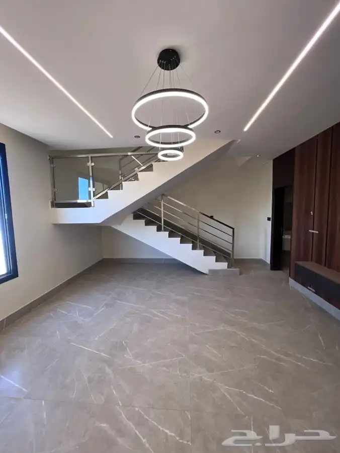 فيلا روف علوية للبيع حي الفلاح 580 3