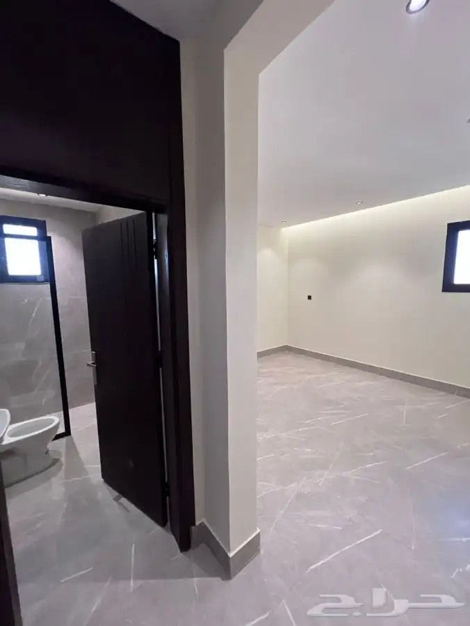 فيلا روف علوية للبيع حي الفلاح 580 8