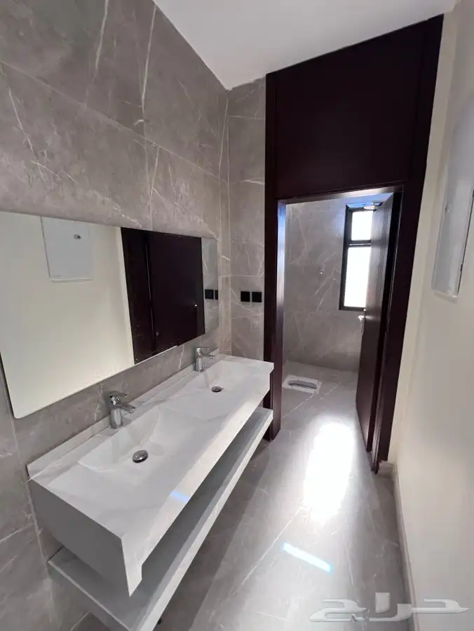 فيلا روف علوية للبيع حي الفلاح 580 11