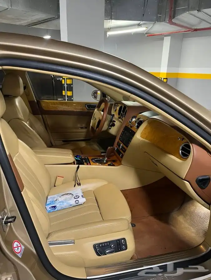 للبيع بنتلي 2006 مخزن 8