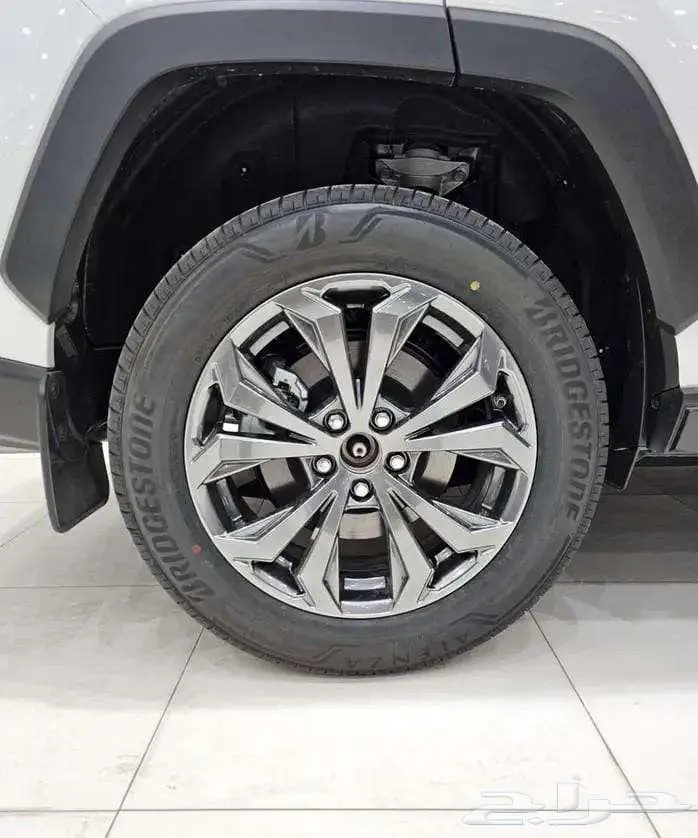 تويوتا راف فور موديل 2025 XLE بنظام الإيجار المنتهي بالتمليك 4